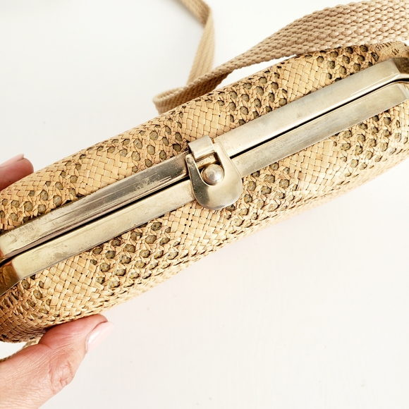 Woven Italian Pattern Crossbody Bag in Tan - Picture 12 of 12